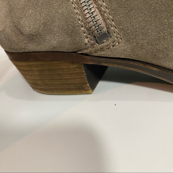 Lucky Brand Bartolino Leather Suede Stacked Heel Ankle Bootie - Picture 6 of 12